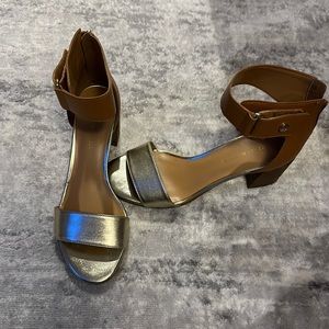 NEW Tommy Hilfiger block heel sandal